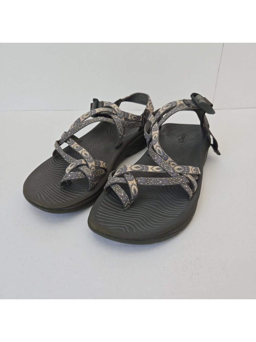 Chaco Z/Cloud Toe Loop Strappy Sport Hiking Sandals Gray Print Women's 10
